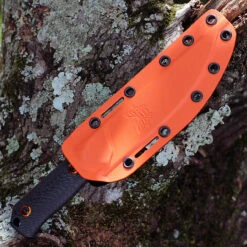 Benchmade Raghorn - CF (4.64" CPM-CruWear) 15600OR 7 Benchmade Raghorn - CF (4.64" CPM-CruWear) 15600OR -The Knife Shop 15600OR.3 86313.1663687247