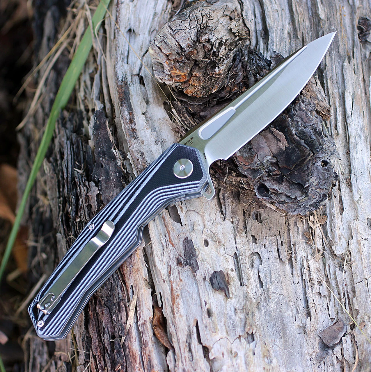 Artisan Zumwalt ATZ1808PBGC, 3.94" D2 Plain Blade, Curved Black/White G-10 Handle 2 Artisan Zumwalt ATZ1808PBGC, 3.94" D2 Plain Blade, Curved Black/White G-10 Handle - Image 2