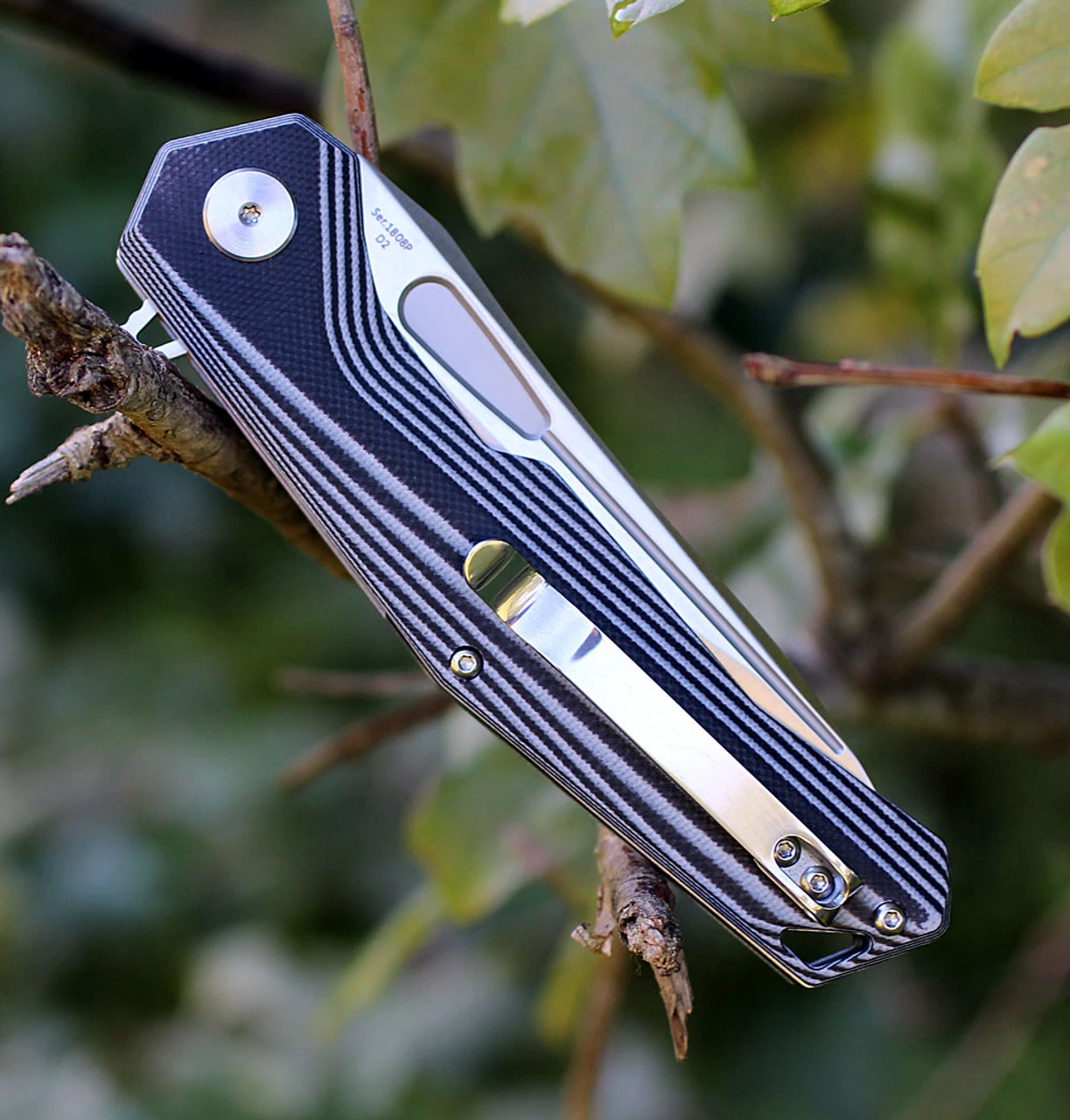 Artisan Zumwalt ATZ1808PBGC, 3.94" D2 Plain Blade, Curved Black/White G-10 Handle 4 Artisan Zumwalt ATZ1808PBGC, 3.94" D2 Plain Blade, Curved Black/White G-10 Handle - Image 4