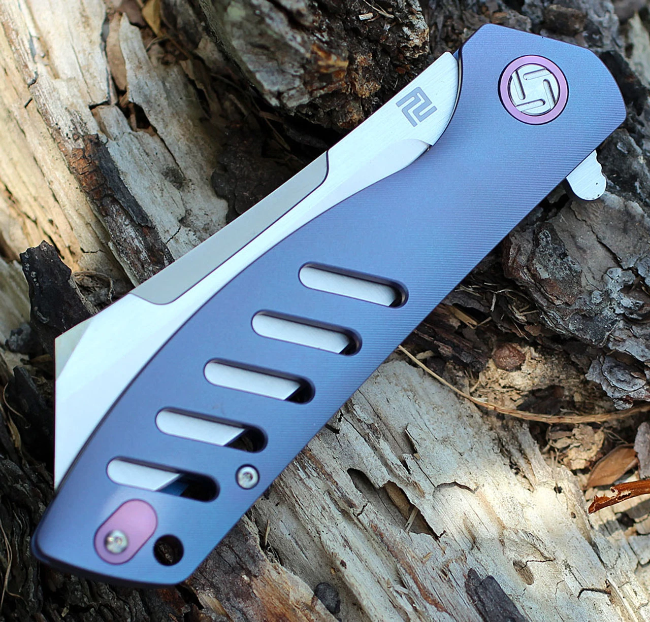 Artisan Tomahawk ATZ1815GBUM, 3.75" M390 Plain Blade, Blue Titanium Handle 4 Artisan Tomahawk ATZ1815GBUM, 3.75" M390 Plain Blade, Blue Titanium Handle - Image 4