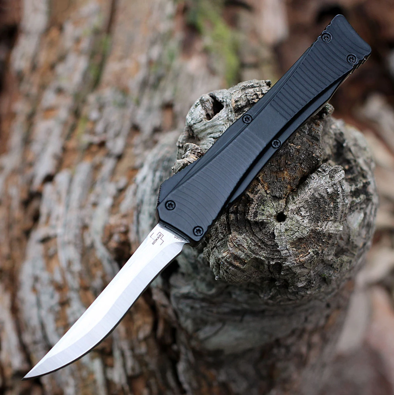 Boker Plus Eagle 2.0 OTF Automatic Blk Alum (3.4" D2 Blk Recurve) 06EX243 1 Boker Plus Eagle 2.0 OTF Automatic Blk Alum (3.4" D2 Blk Recurve) 06EX243