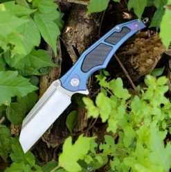 Artisan Apache ATZ1813GBUM, 3.82" M390 Plain Blade, Blue Titanium/Carbon Fiber Handle