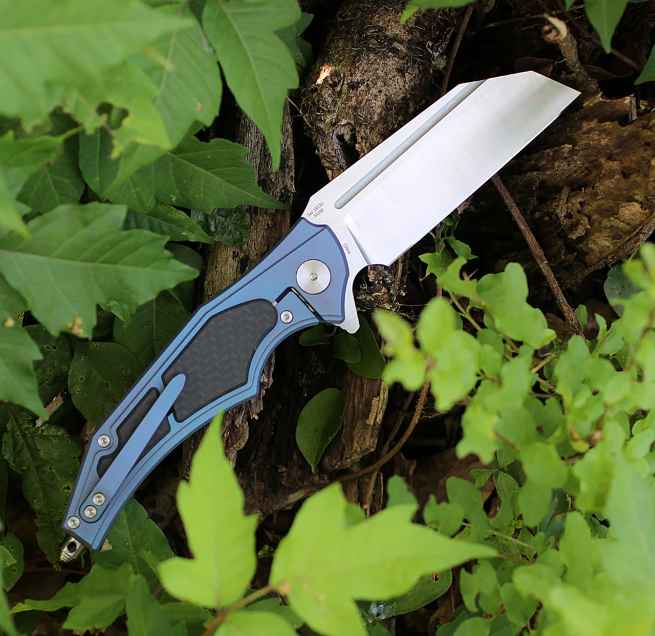 Artisan Apache ATZ1813GBUM, 3.82" M390 Plain Blade, Blue Titanium/Carbon Fiber Handle 2 Artisan Apache ATZ1813GBUM, 3.82" M390 Plain Blade, Blue Titanium/Carbon Fiber Handle - Image 2
