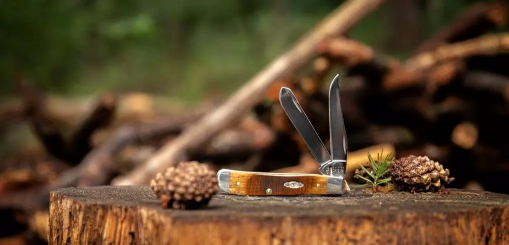 The Knife Shop -The Knife Shop case trapper page banner